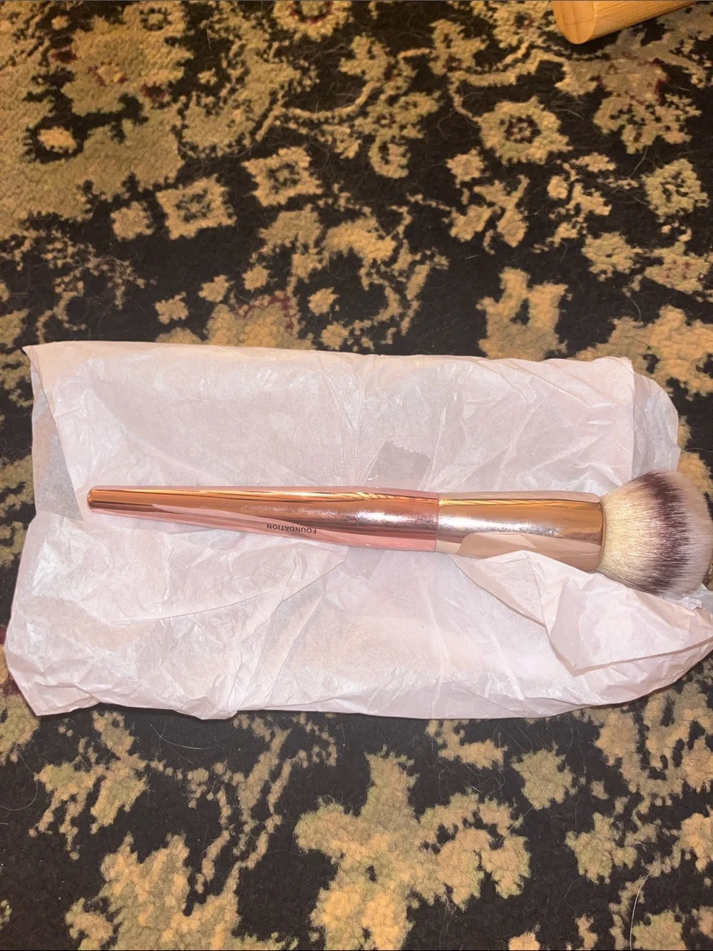 it cosmetics Rose Gold Blending Brush with Ombre Bristles